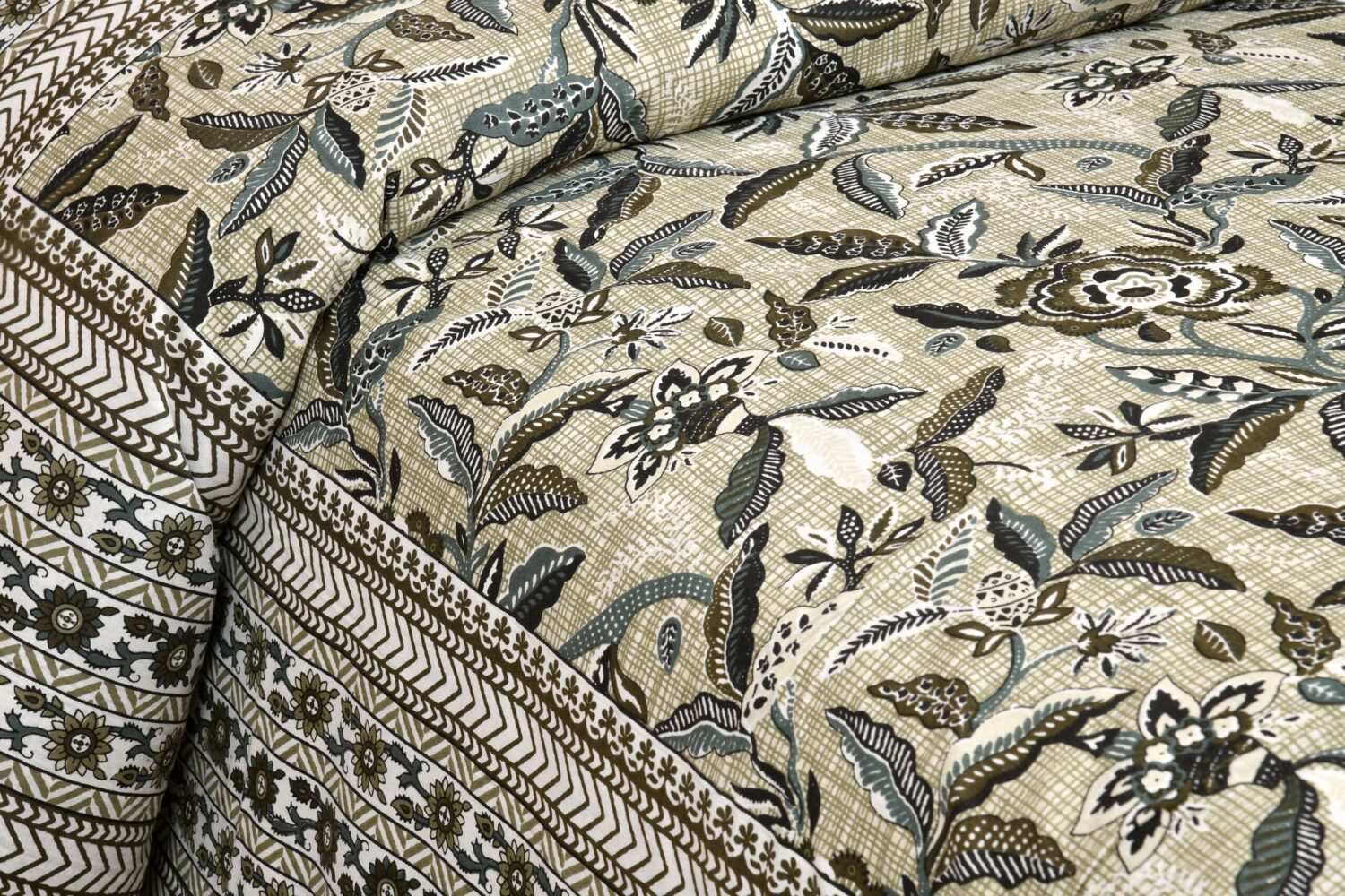 Light Green Cotton Double Bed Sheet Set