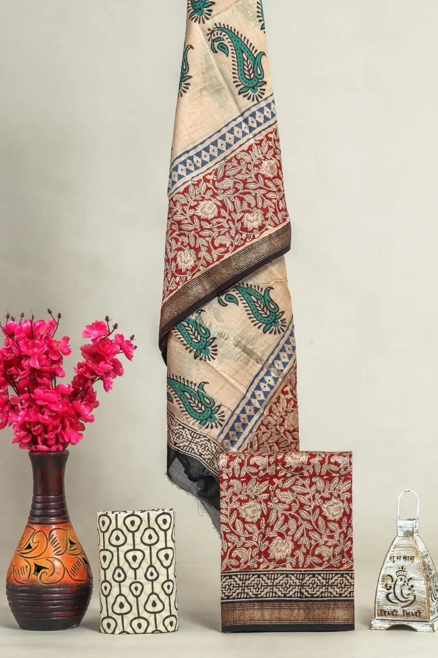 Red Maheswari silk set fabric
